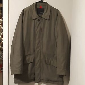 Bill Blass Olive Green Winter Coat.         Sz Large